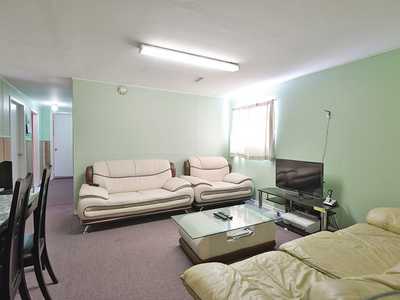 House 10