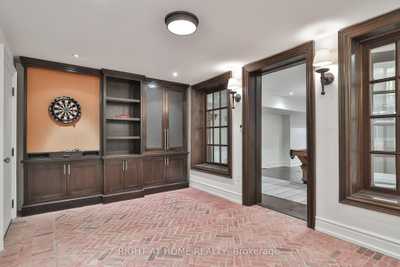 House 32