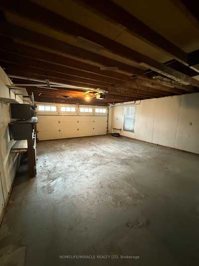 House 33