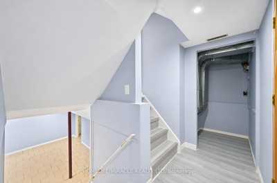 House 32