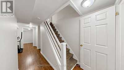 House 32